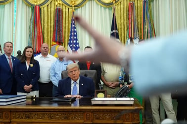 trumpai